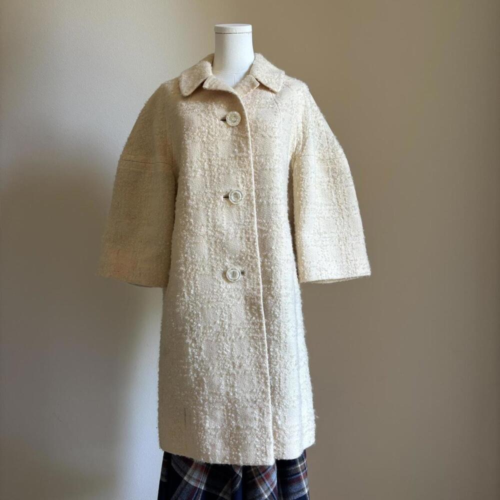 Vintage 1940s-60s coat in boucle butter yellow